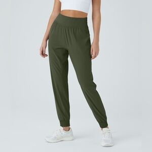 NWT Halara High Waisted Elastic Waistband Hiking Joggers LP